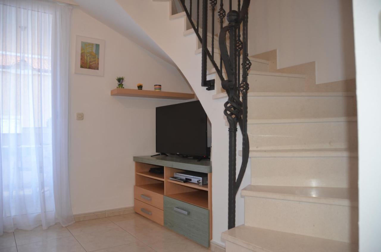 Apartman Ananda Bol - 2 Bedrooms, 7 Beds 외부 사진
